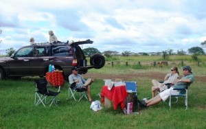 While Gemma and Abby clamber about on the roof of the Cruiser, the rest of us settle down to enjoy our coffee...