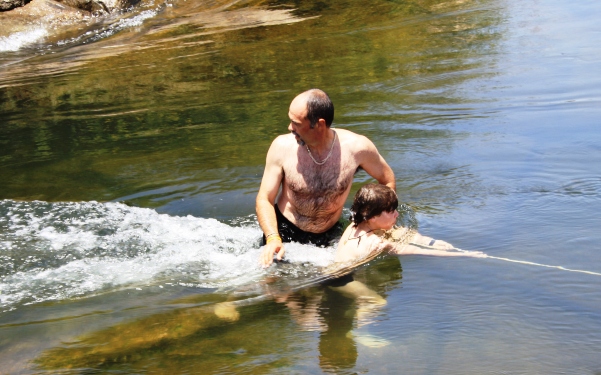 Don't look now, but I think I see a Flat Dog behind us...