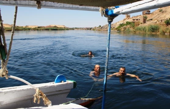 Drifting along the Nile, towed by the Felucca...