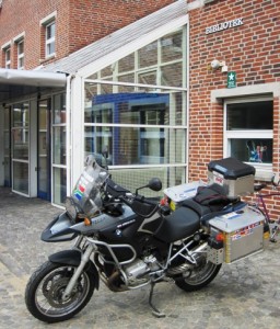 12. And you thought we did not have any culture... Big Fella waits outside the library while I do some work...