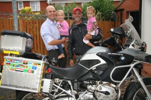 2. Posing with Francois and his daughters Eliza and Julia... Photo by Ania.