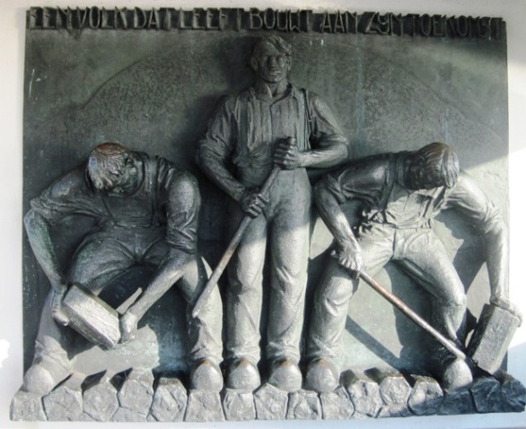 3. Monument to the men who built the Dyke...