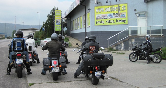 5. I chatted to this group of bikers, who were going on an outride into Austria... The girl on the far right was in only her first season of biking, and loving it...!!