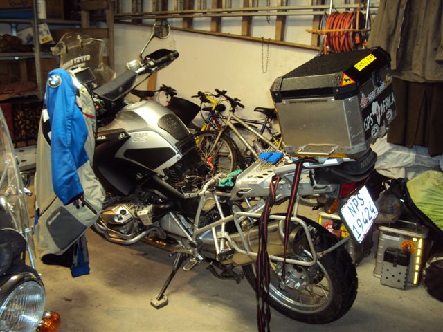 The Big Fella waits for a new battery...