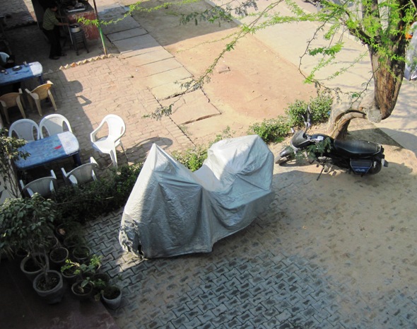 7. Once we had the cover on, the crowd dispersed...!!