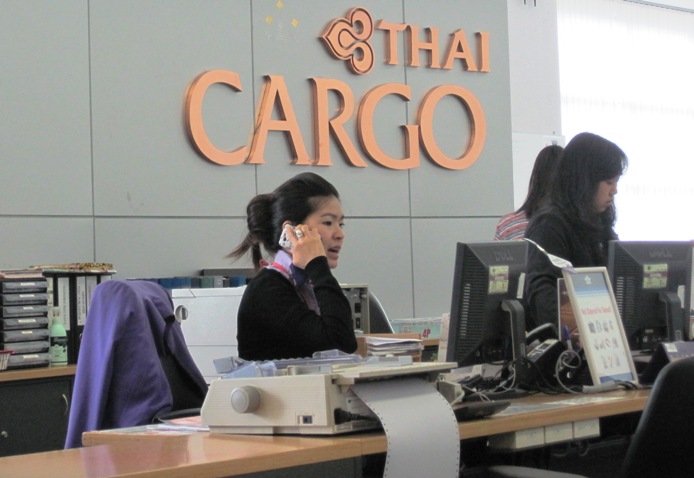 1a. The ladies at Thai Cargo called to have the Bills of Lading brought form the warehouse, and then patinetly explained the steps I need to take...