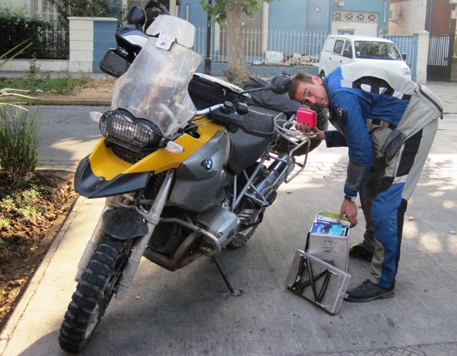 The intrepid Michel Jongens arrives at Patio Suizo...!! Good to see you again, my friend...!!