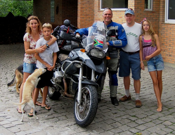 Katia, Timo, Sven and Lisa were there to see me off... It had been a short and entertaining stay with freinds whom I had not seen for many years...