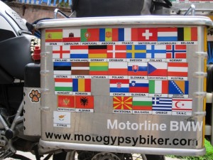 The sticker thieves have been at it again...!! This time it's Serbia and Kosovo... Politically motivated, or just a co-incidence...?? You be the judge....