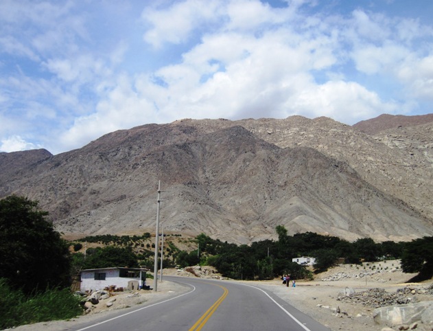 5. The mountains leading to the Altiplano awaited us....