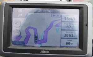 8. Over a distance of barely 100 km, the road climbed from sea level to just under 4000 m... Heady stuff...!!