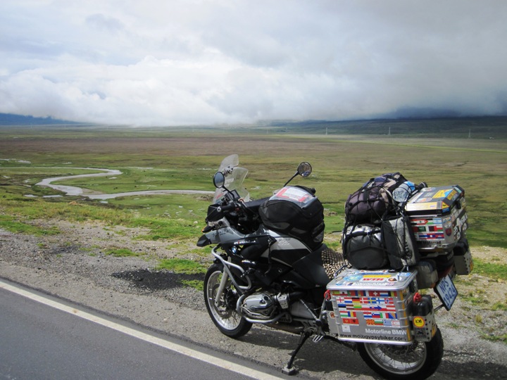 11. The Rio Santa flows out of Laguna Conococha, and begins it's rush to the Pacific, many miles away...