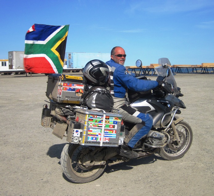 15. First a lap of honour around the parking lot in front of the Deadhorse Post Office....