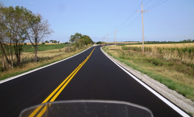 Even out in the countryside, seemingly miles from anywhere, the roads are in near perfect condition...and not too many traffic officers about to spoil our enjoyment of them.... The roads, not the officers...!!