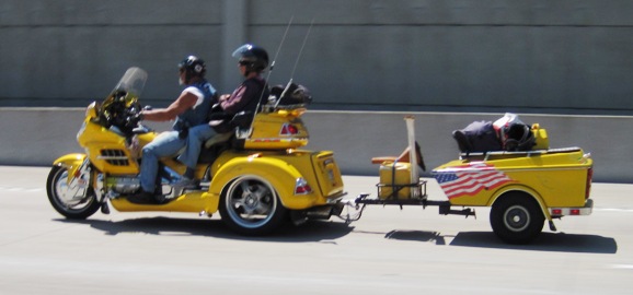 Snazzy paint job on this rig...!!