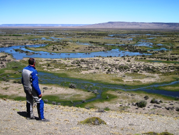 On the hell road to Tres Lago, close to the little town of Gobernador Gregores, I came across this wetland and stopped to take in the beauty....