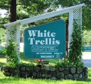 The cozy White Trellis Motel just outside North Conway.