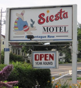 Bob, the owner of the Siesta Motel went out of his way to make my stay comfortable, and arranged for the local newspaper to come and interview me.