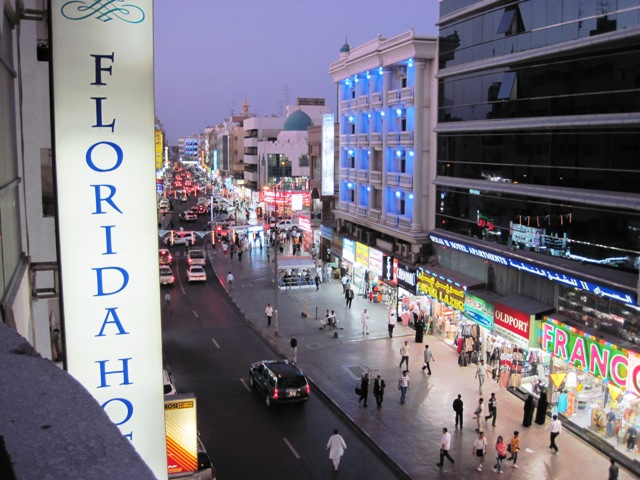 9. Despite the late hour, the streets are still busy in Dubai...