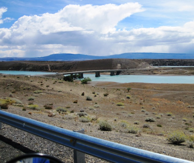 3. Crossing this bridge over the Rio La Leona, I came close to hitting the barrier on the opposite side of the road...!!