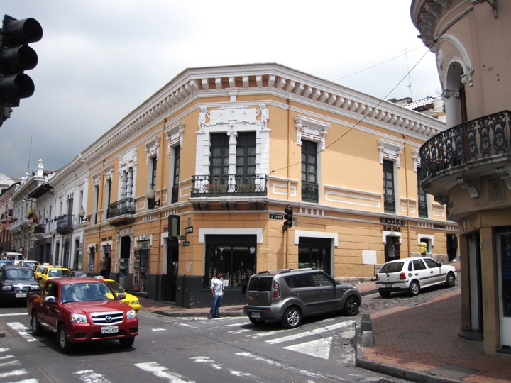 7. Tom, who is an architect by profession, was just as impressed as I was with the lengths that the city had gone to, to restore old buildings.... Many of them have been painstakingly painted in a variety of pastels colours....