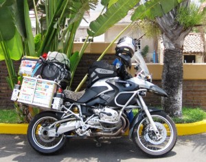 6. Scant shade at midday...!! The temerature had climbed to over 40 degrees Celscius and we were both cooking in the heat...!!