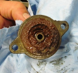 Apparently, the slave cylinder valve is not supposed to look like this on the inside...